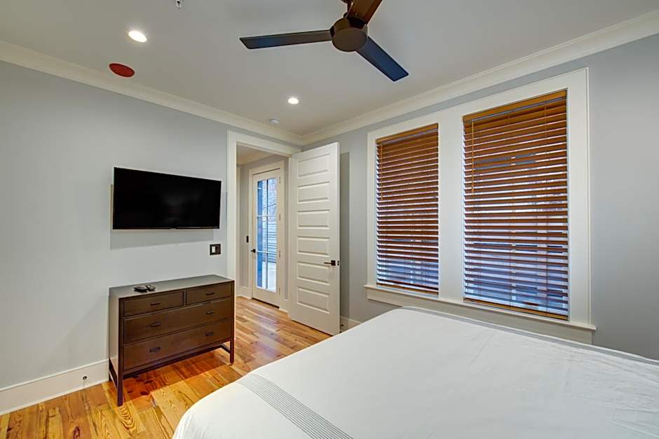 The Quarters on King