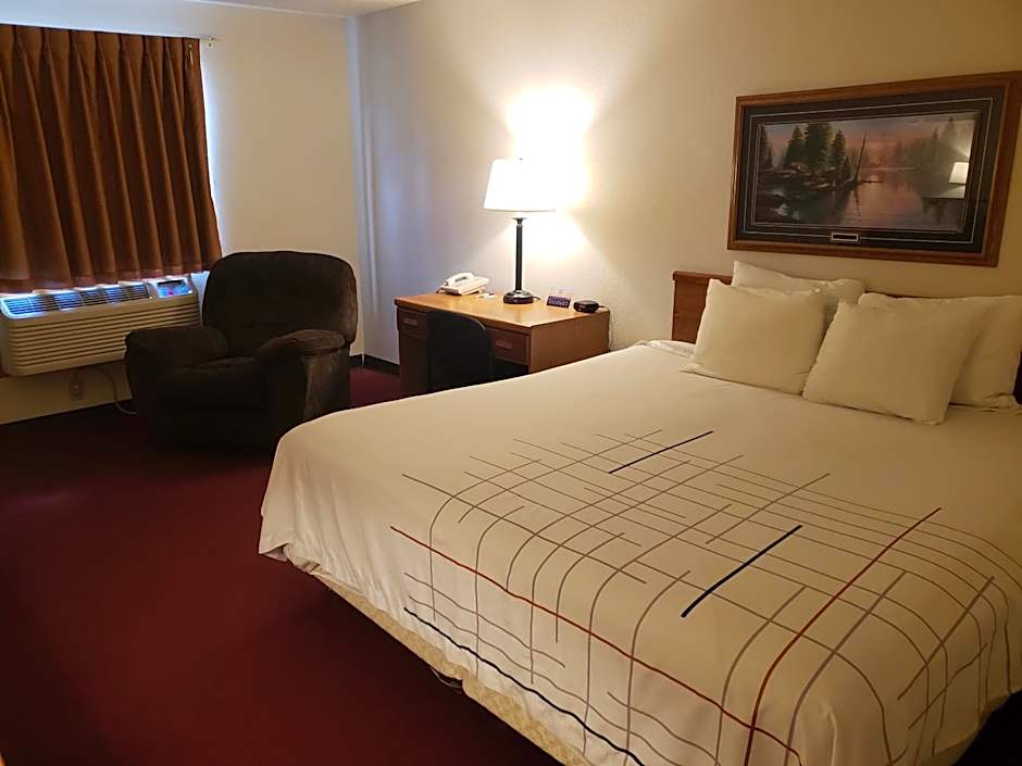 Americas Best Value Inn & Suites International Falls