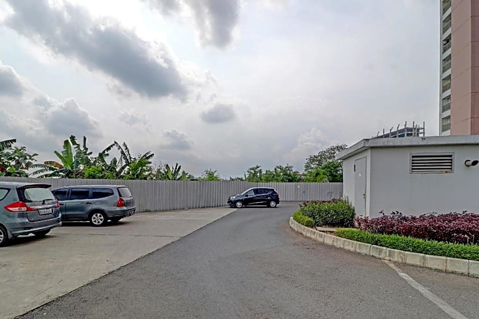 Collection O 93386 Apartemen Grand Sentraland by Mira