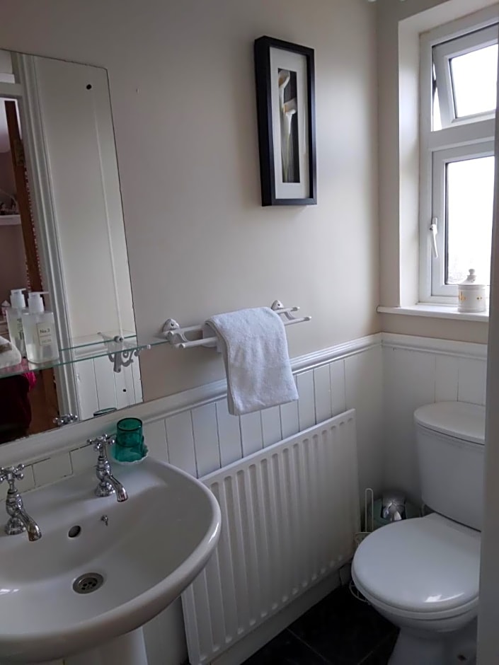 Tess's Guest House R95K6N1 This Property is unsuitable for children under 12 years old