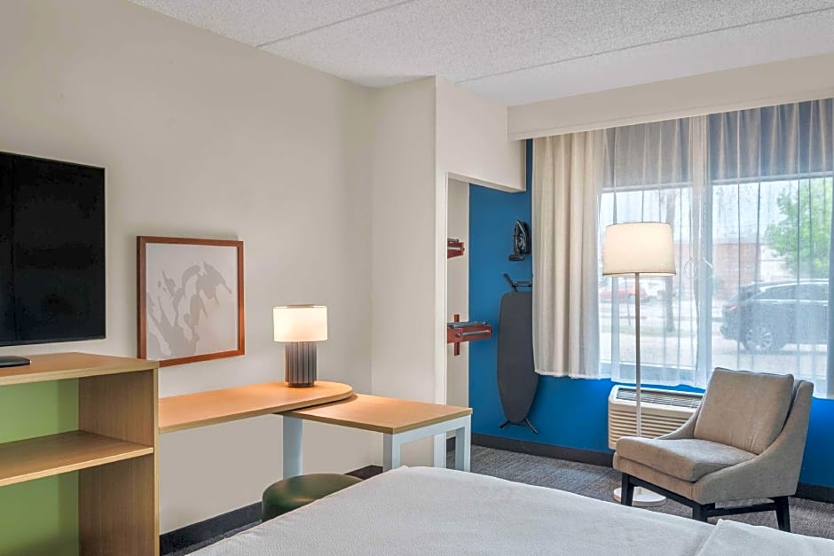Photo 1 of 2 of 1 King Bed, Hearing/Mobility Accessible, Roll in Shower