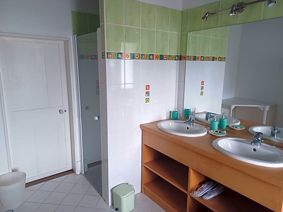 AU MANOIR DE LA BARRE