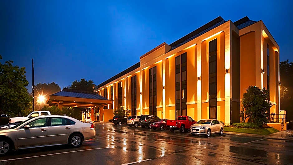 Days Inn by Wyndham Englewood Dayton Airport