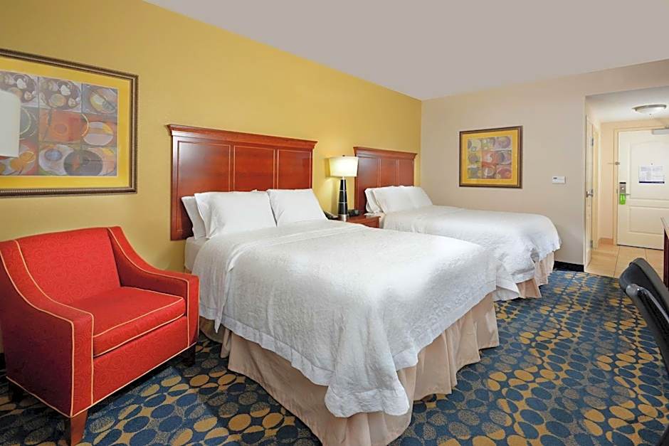 Hampton Inn By Hilton And Suites Charlotte Huntersville