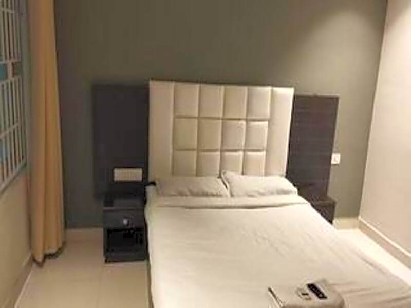 Sea Queen Residency – Chennai, IL