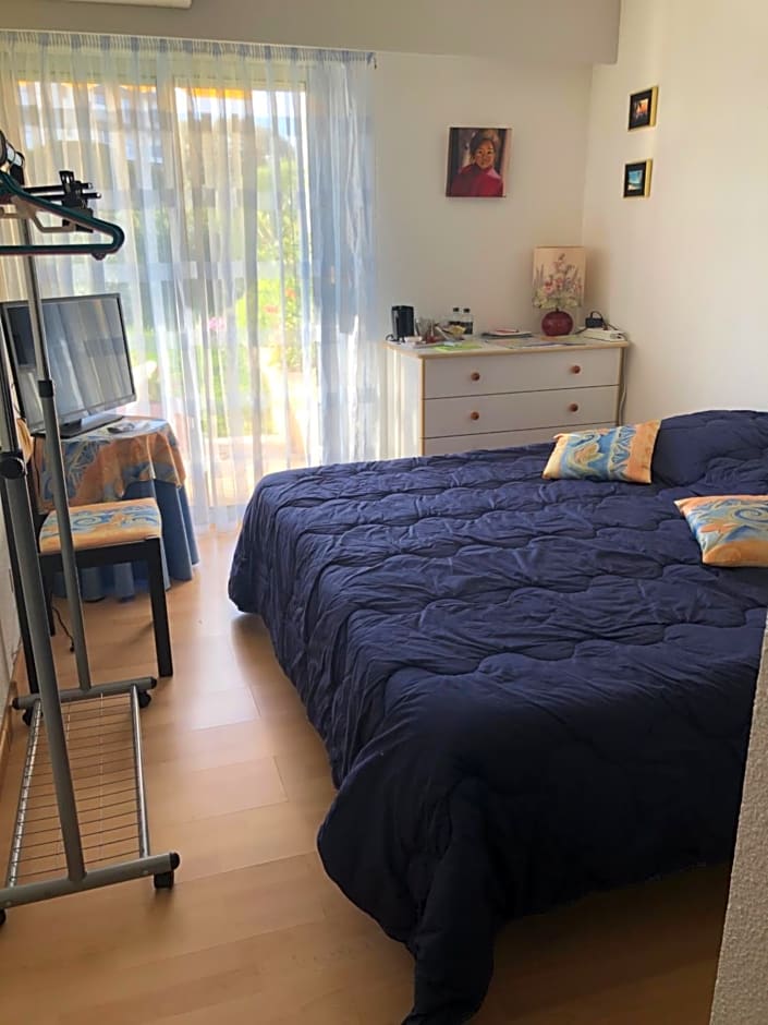 Villa C3 Arthur Rimbaub chambre d¿hôte piscine proche mer plage 600m