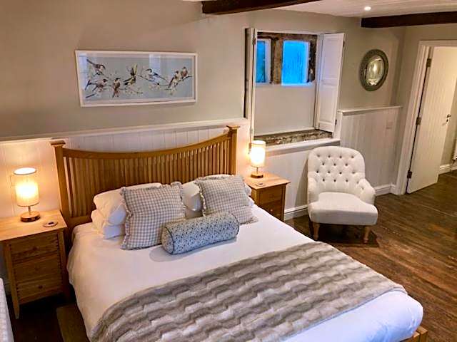 Wheelwrights Arms Country Inn & Pub