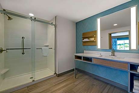 2 Queen Hearing Accessible Room