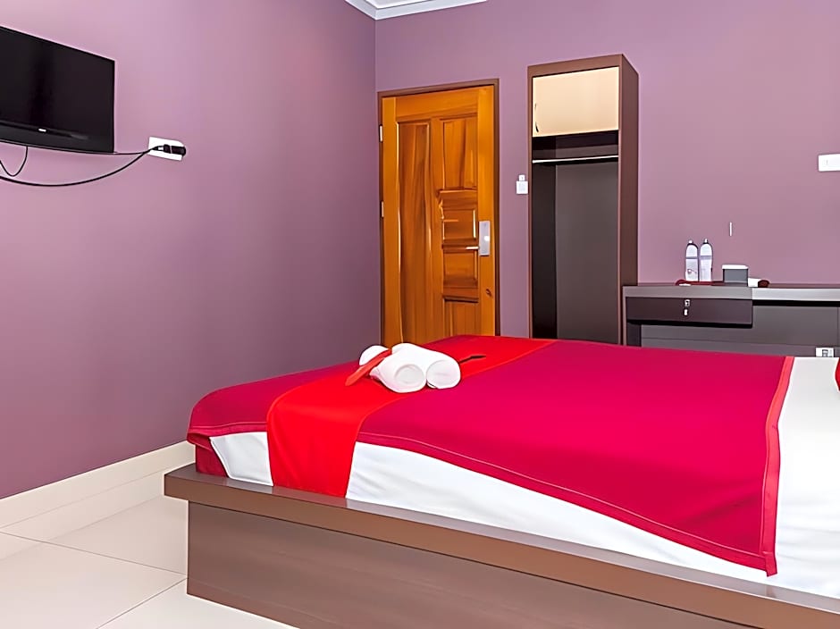 RedDoorz Plus @ Paal 2 Manado
