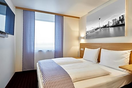 Double Room Business