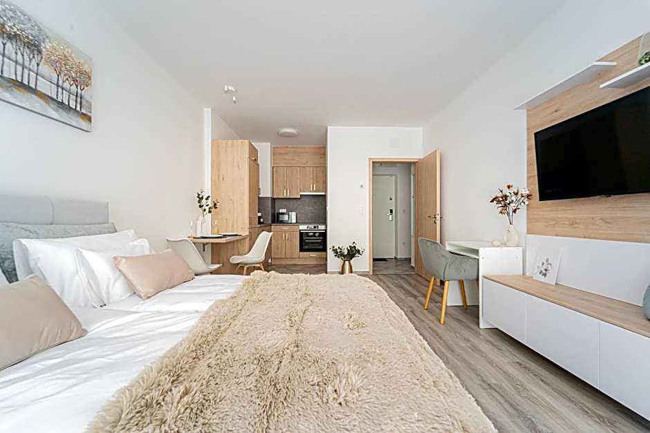 WestSide Garden Apartments by FirstHost
