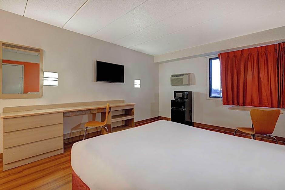 Motel 6-Lakeville, MN - South - Lakeville