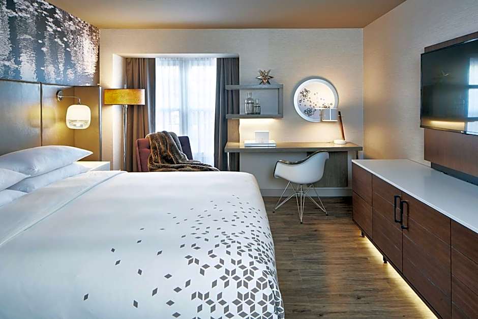 The Del Monte Lodge Renaissance by Marriott Rochester Hotel & Spa