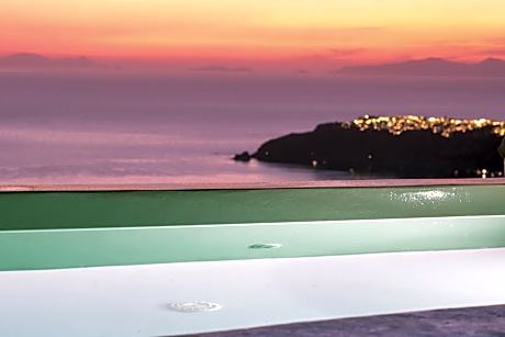 Junior Suite with Outdoor Hot Tub & Caldera View