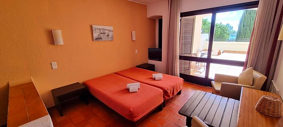 Albufeira Jardim by Umbral