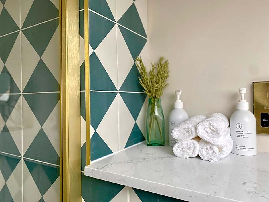 Railway House York by Chateau Anna