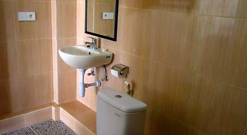 Putu Guest House II