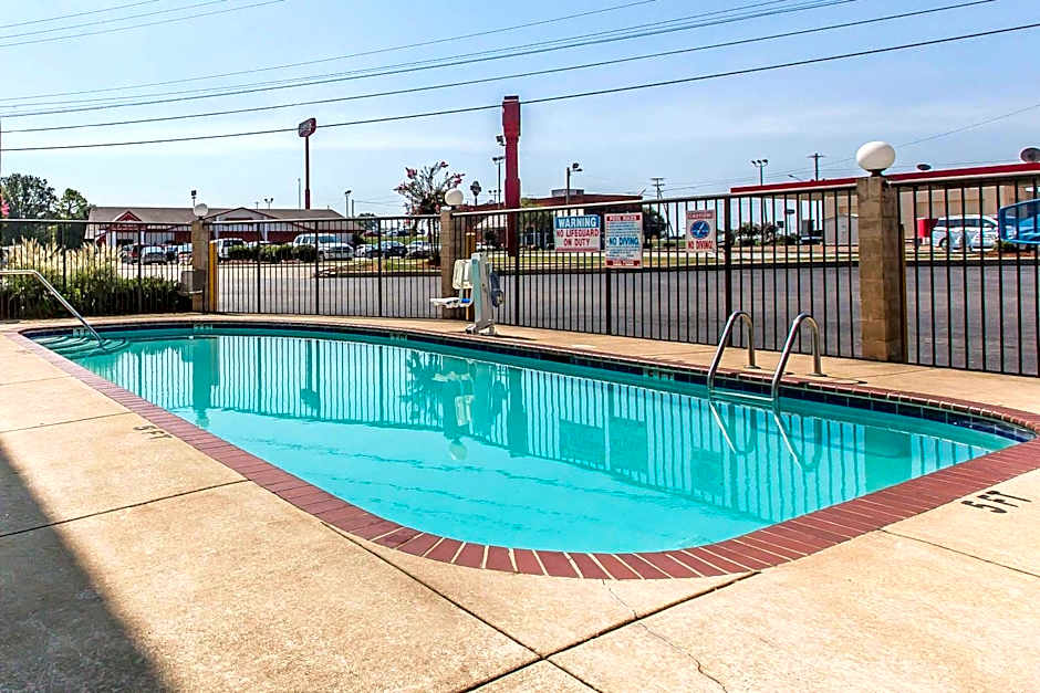 Comfort Inn & Suites Hamilton Place