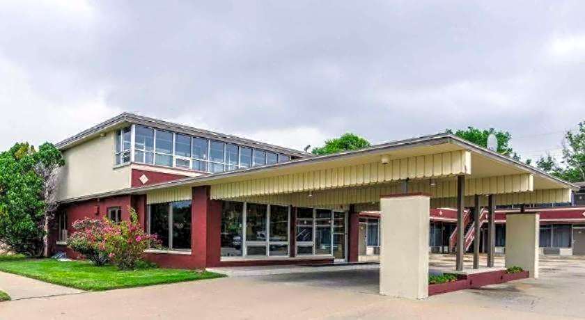 Econo Lodge Winfield