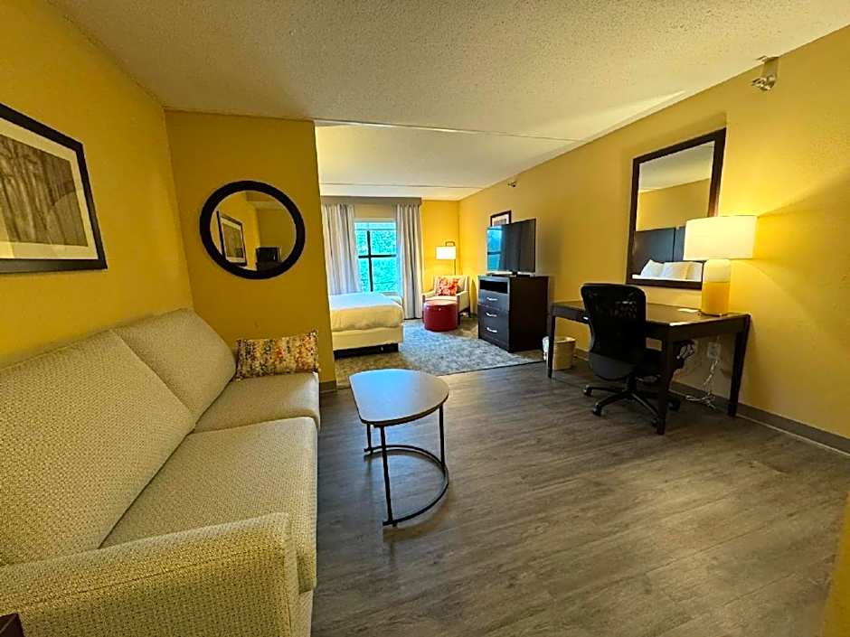 Comfort Inn & Suites Lexington Park near Pax River