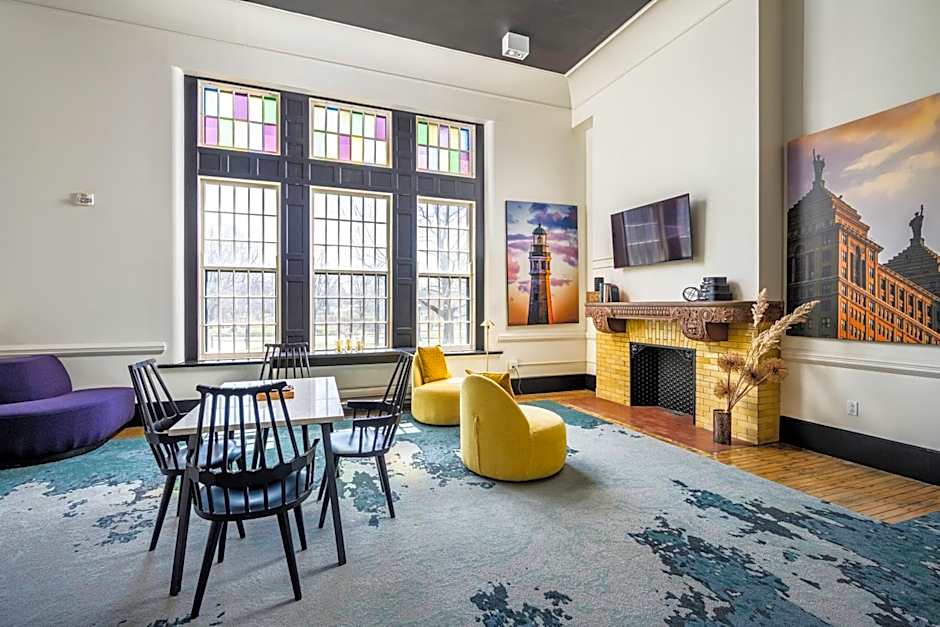 The Richardson Hotel