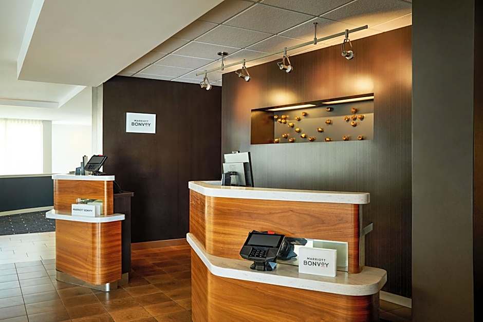Courtyard by Marriott Kansas City Overland Park/Metcalf, South of College Boulevard