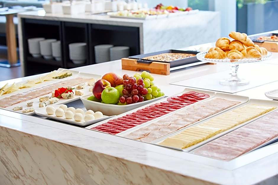 AC Hotel by Marriott® Santiago Cenco Costanera