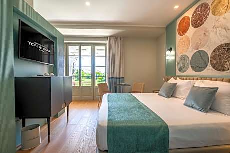 Deluxe Double Room with Patio and Side Sea View