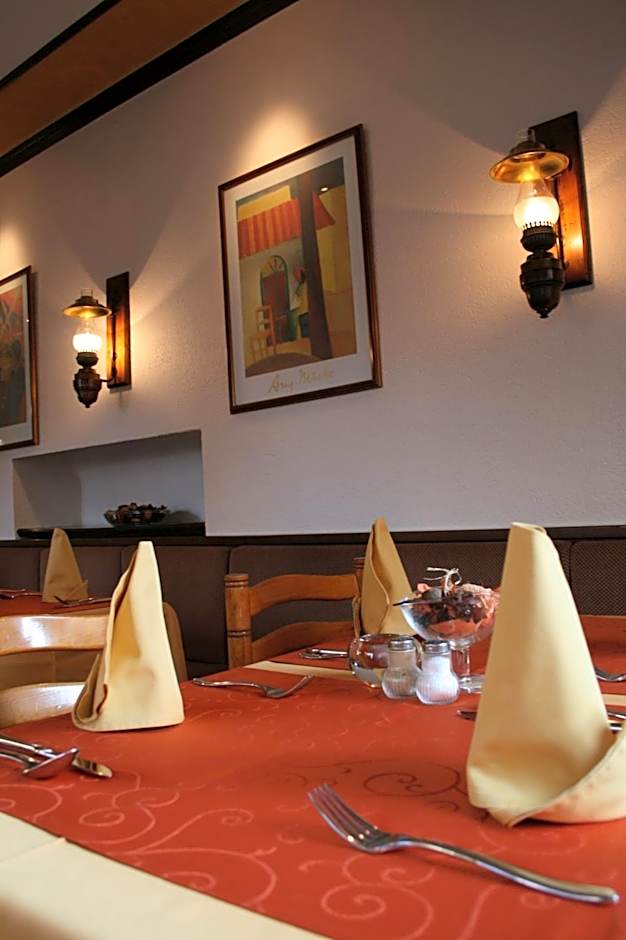 Le Pavillon – Echternach, MO