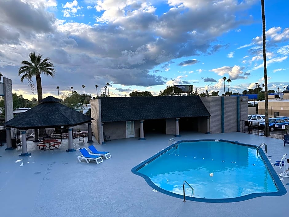 Studio 6 Mesa, AZ ? Near Downtown &amp; Sloan Park