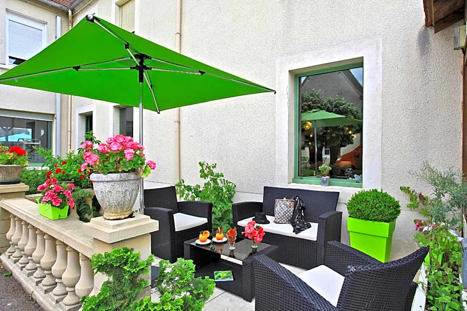 Logis Hôtel Les Voyageurs