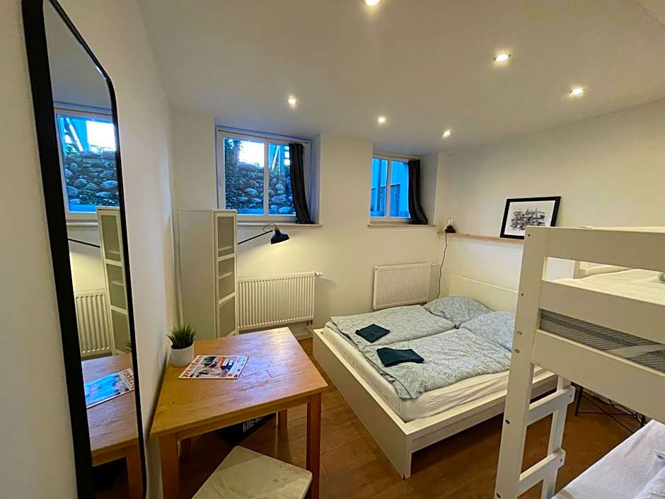 Blue Doors Hostel Altstadt