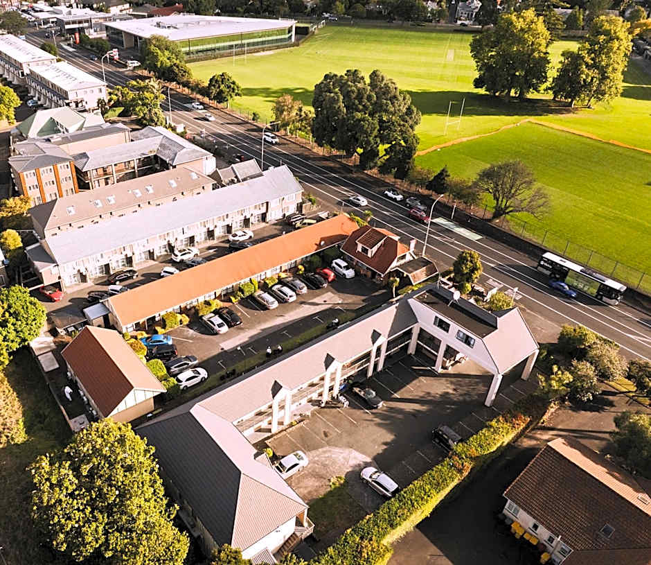 Tudor Court Motor Lodge