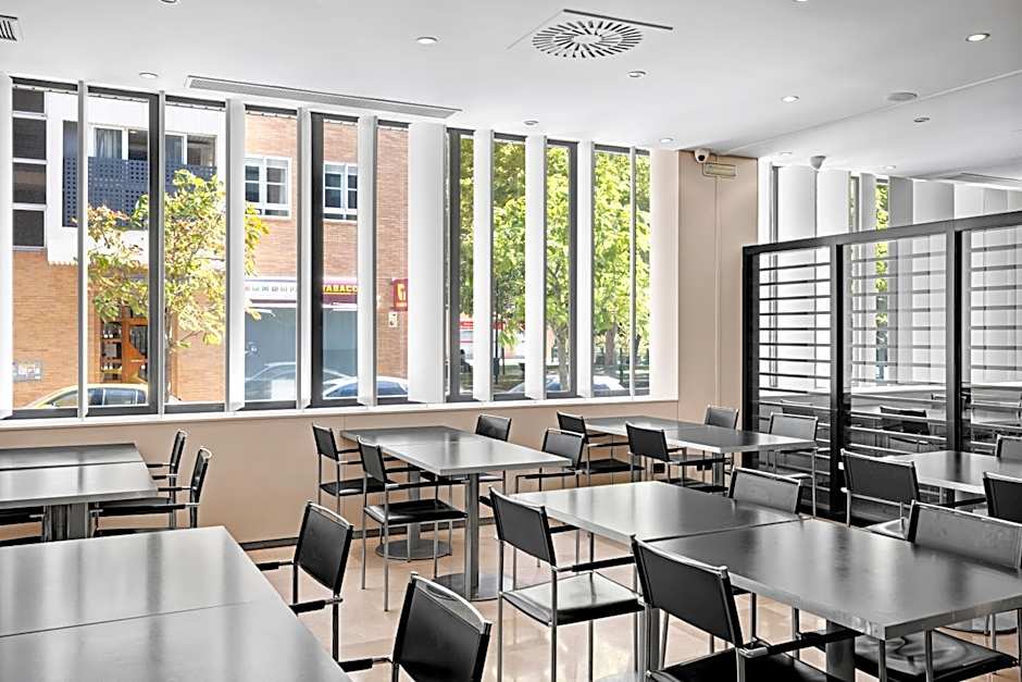 B&B HOTEL Zaragoza Los Enlaces Estación