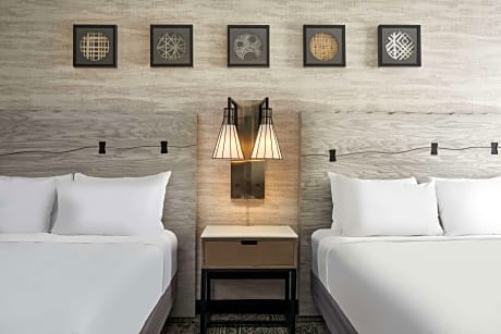 2 Queen Beds