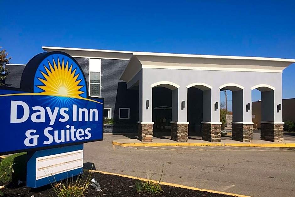 Days Inn & Suites by Wyndham Cincinnati North