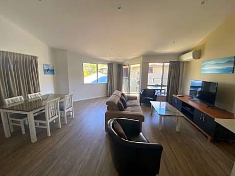 One-Bedroom Apartment Street Side