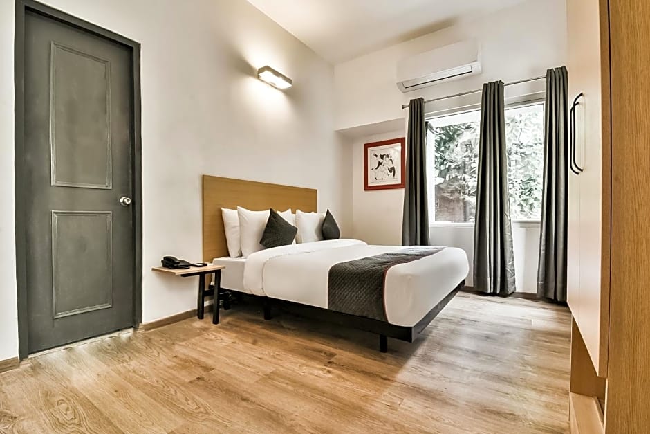 OYO Townhouse 182 Menka