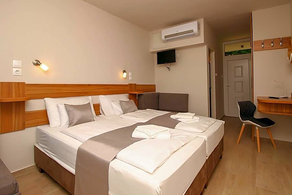 Photo 1 of 7 of 2 Beds with Extra Bed