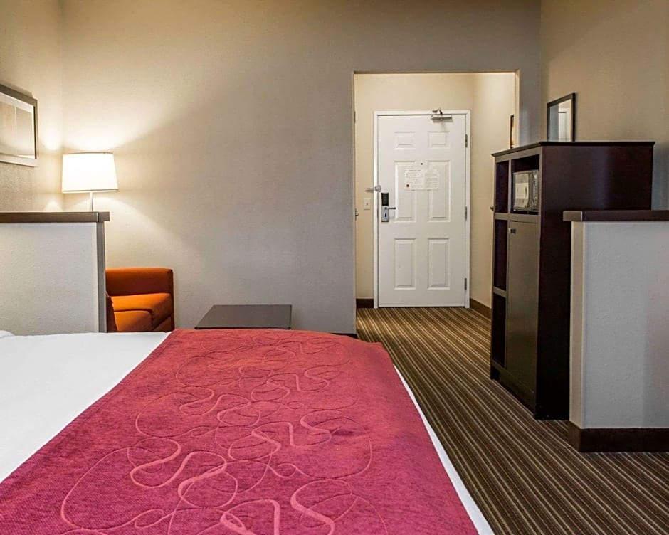 Comfort Suites Saginaw
