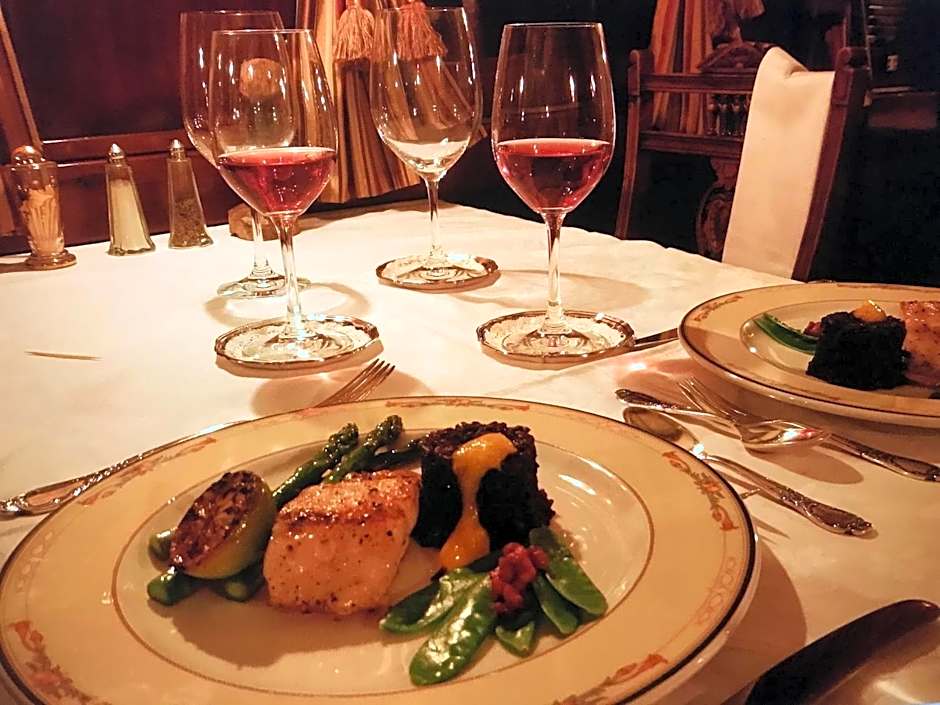 Out in Africa Wildlife Lodge