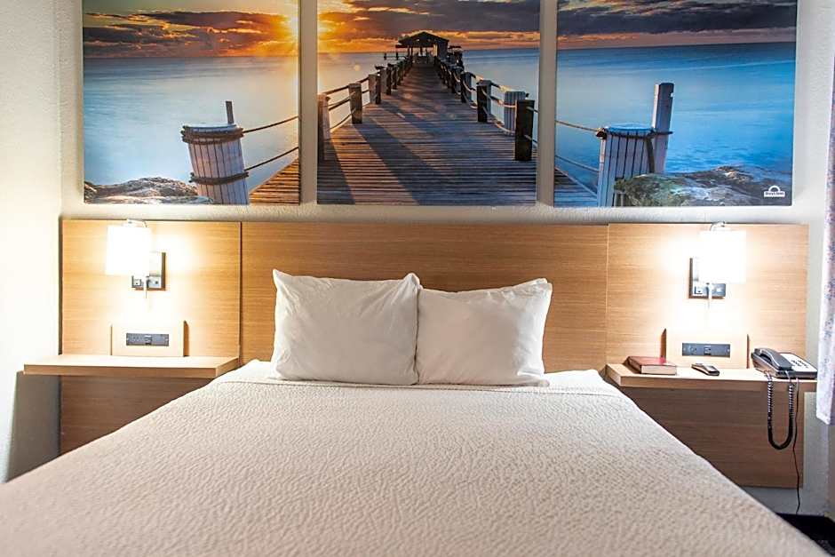 Days Inn by Wyndham Troy