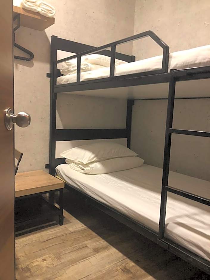 Foto 1 de 9 de Double Decker Room