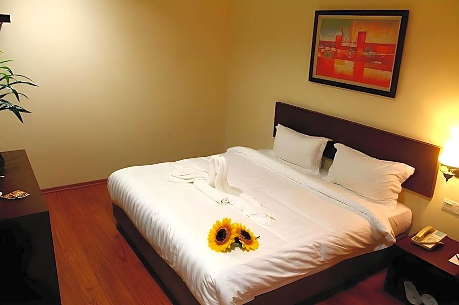 906 Riverside Hotel Malacca