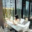 Quintessa Hotel Tokyo Haneda Comic and Books