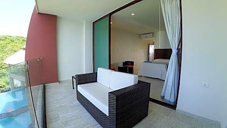 Queen Suite with Sea View