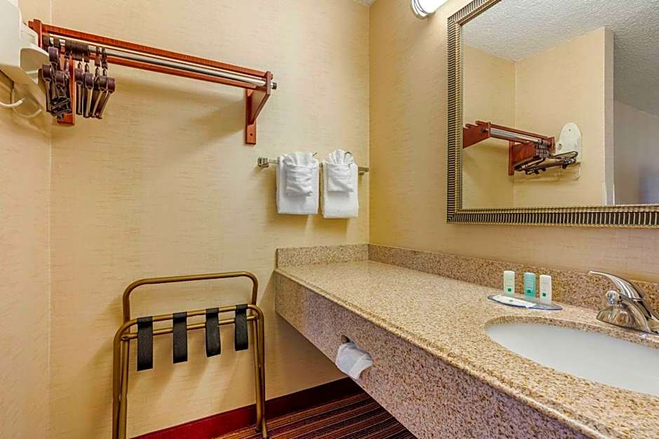 Quality Inn Exit 4