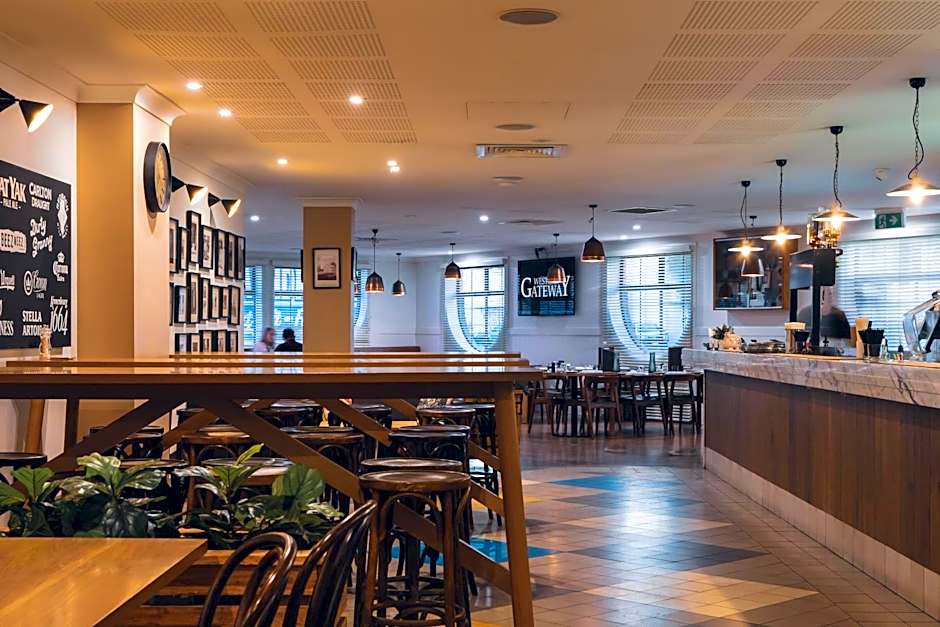 Western Gateway Motel and Apartments