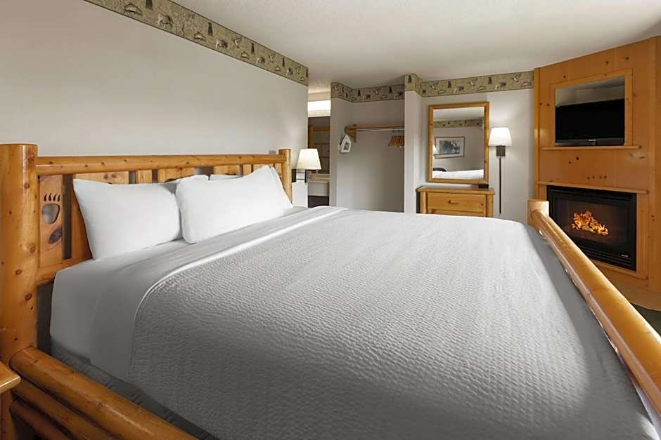 Shell Lake Lodge, a Travelodge by Wyndham