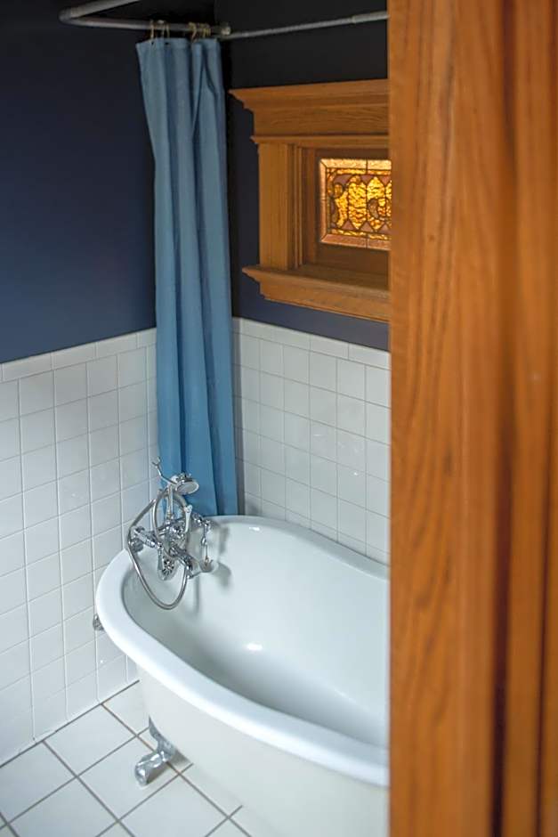 Elk River Hotel & Cafe